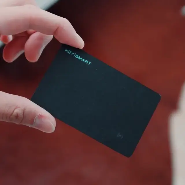 SmartCard (Gen 3) | Works With Apple Find My & Android Find Hub  | Wireless Charging - Image 13