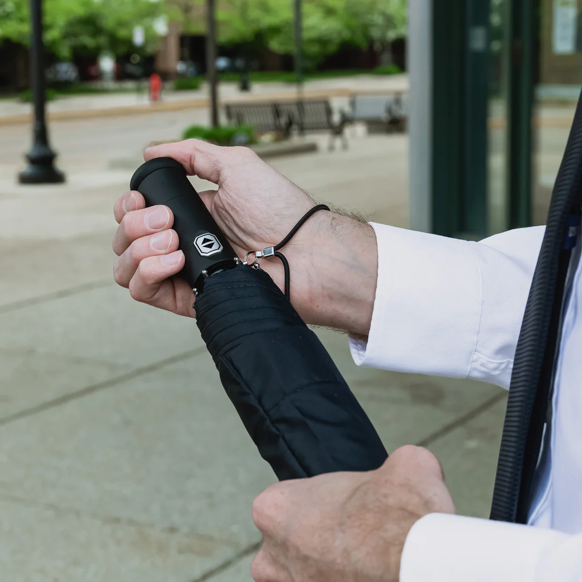 RainTorch™ Umbrella | Pivoting Flashlight | Auto Open/Close & Grip Handle - Image 11