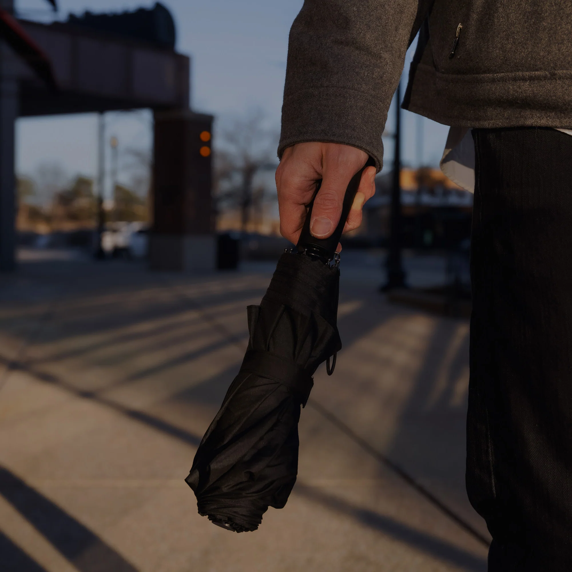 RainTorch™ Umbrella | Pivoting Flashlight | Auto Open/Close & Grip Handle - Image 5